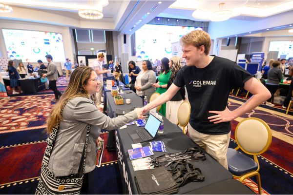 hpu students connect with 100 employers at spring career internship expo