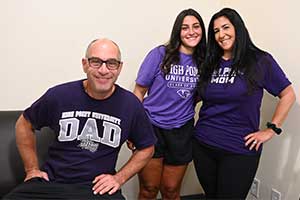 HPU Move in with family in dorm room