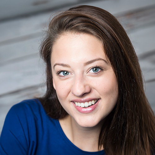 Lauren Engler Headshot
