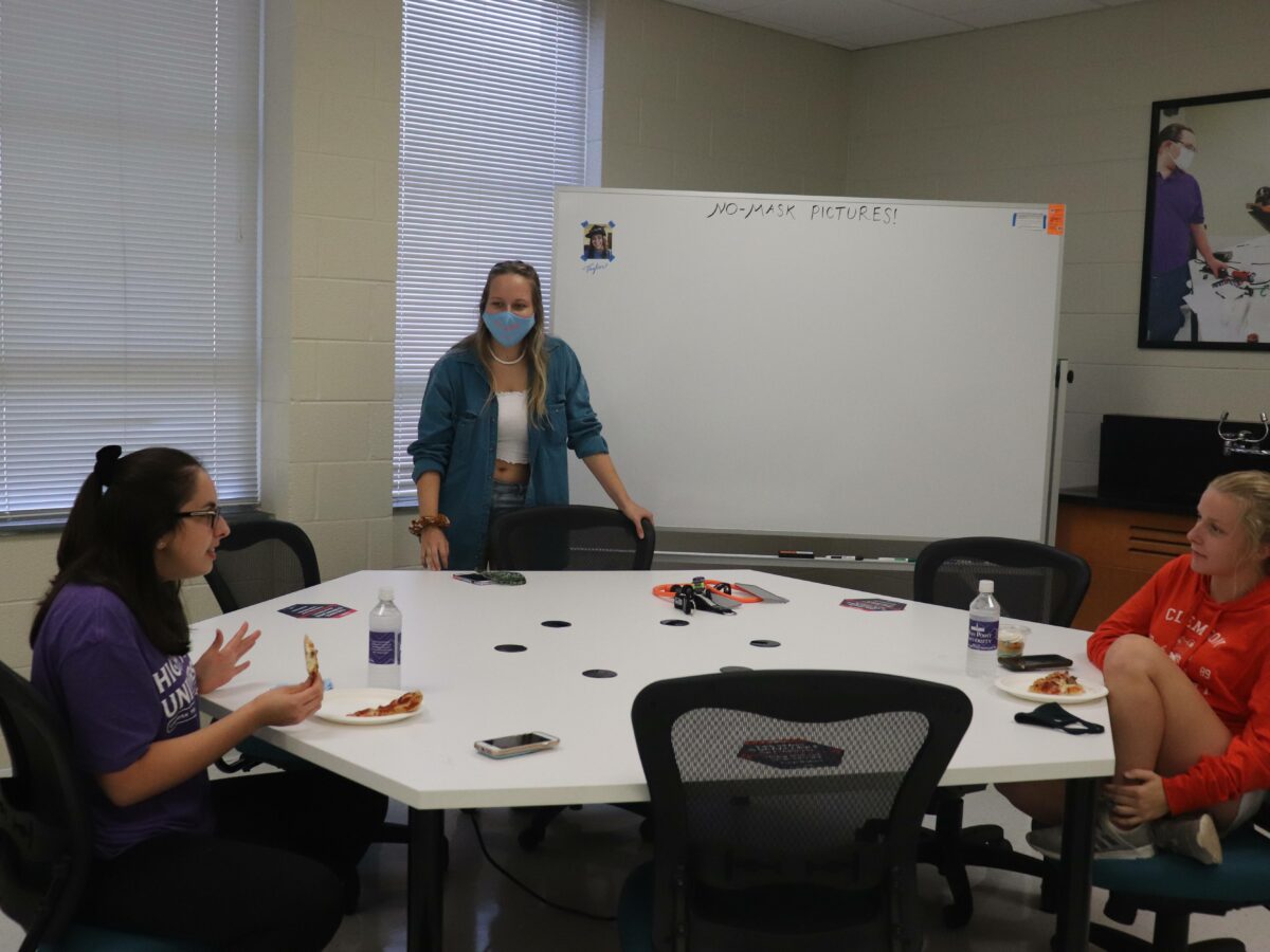 201015 Engineering Pizza 007