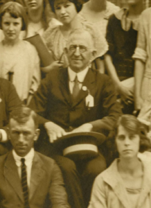 Andrews1923
