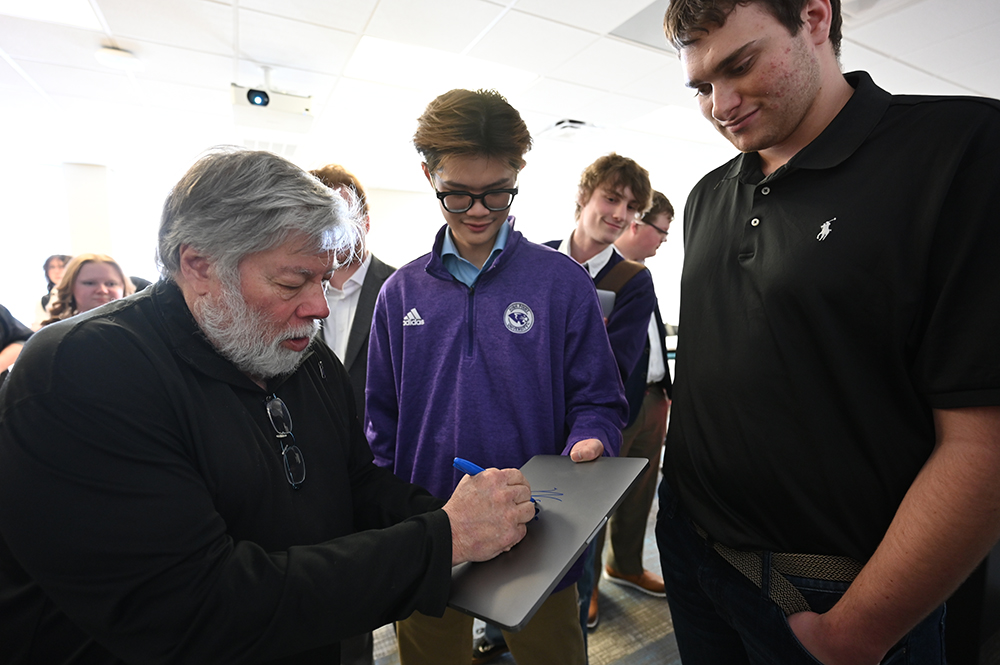Apple Co-Founder Steve Wozniak, who serves as HPU’s Innovator in Residence, autographed an engineering student’s Apple laptop computer during his visit to campus in February of 2024. He serves on the school’s advisory board and regularly works with HPU students.