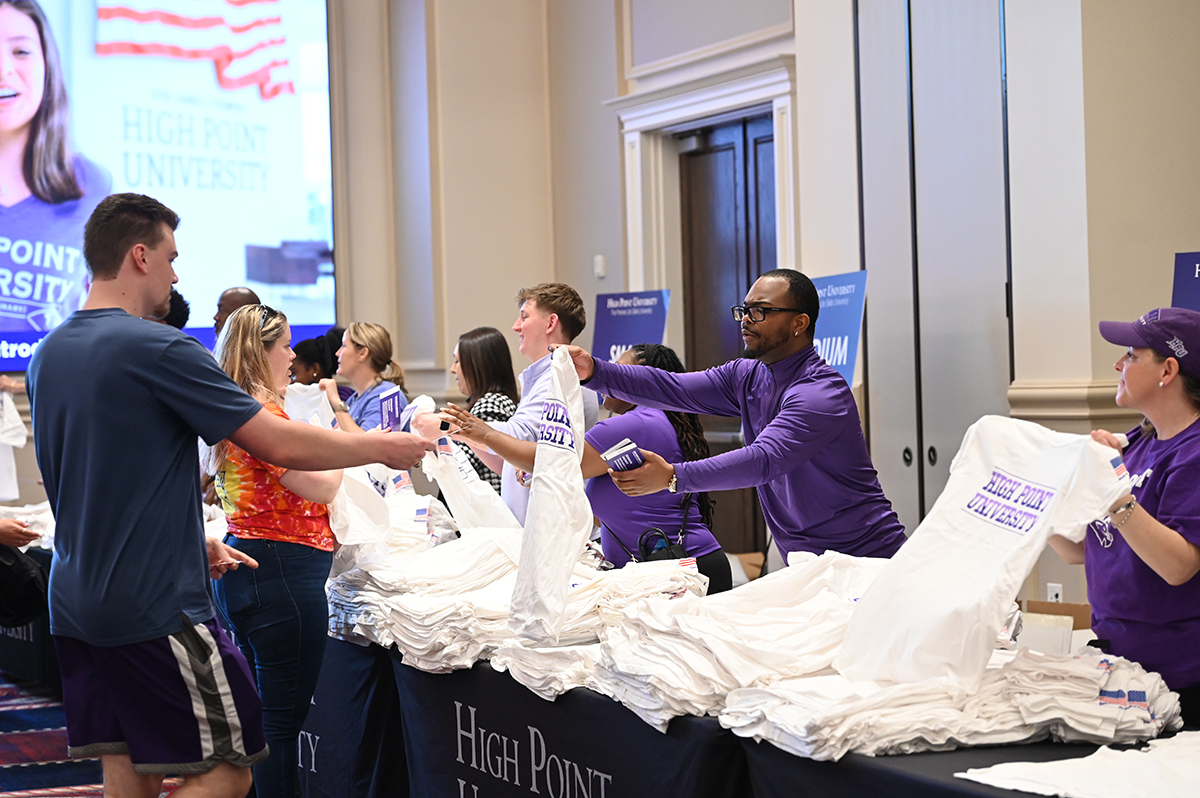 Fans who attend Sunday’s watch party will receive a free HPU March Madness T-shirt like they did a year ago.