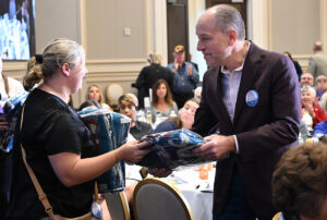 Student volunteers shared blankets with veterans to show appreciation for their service.