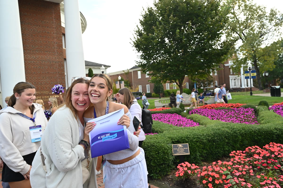 students celebrate their admission decision at day of discovery at high point university