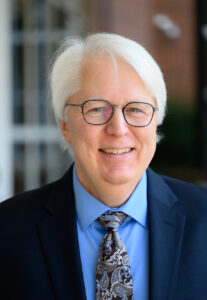 Dr. Kent Stewart, interim chair and associate professor of basic pharmaceutical sciences in HPU’s Fred Wilson School of Pharmacy, was one of 25 scientists the American Chemical Society recognized with a 2024 Heroes of Chemistry team award on Oct. 10 in Washington, D.C. 