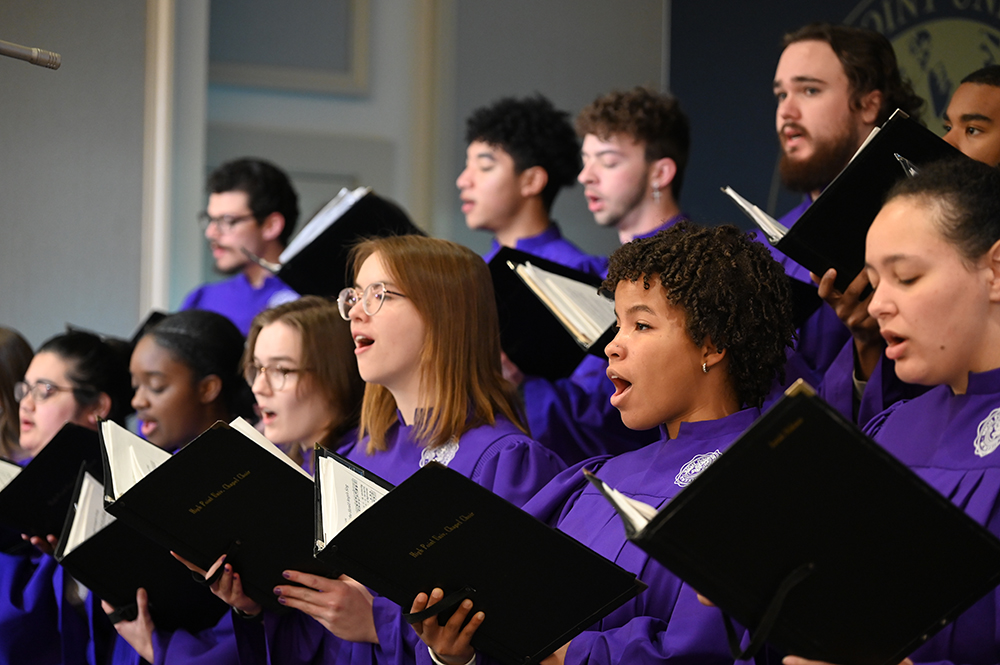 The HPU Chapel Choir provided music during the Christmas Prayer Breakfast.