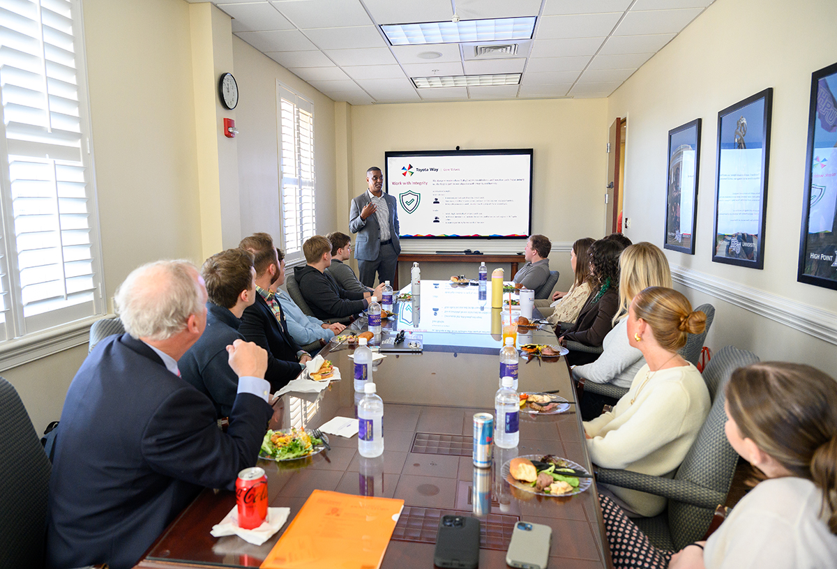 Suggs discussed Toyota’s culture during a lunch he shared with faculty and global business students.