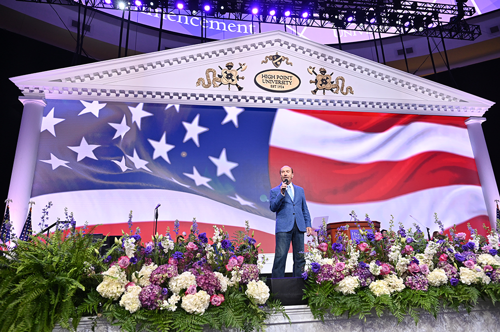 Grammy Award-winning singer Lee Greenwood, who serves as HPU’s Artist in Residence, sang the national anthem at the start of the Commencement Ceremony and closed the ceremony by performing his hit song, “God Bless the USA.” 
