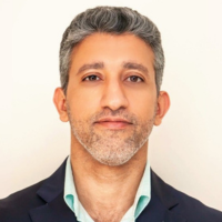 shoab munir headshot