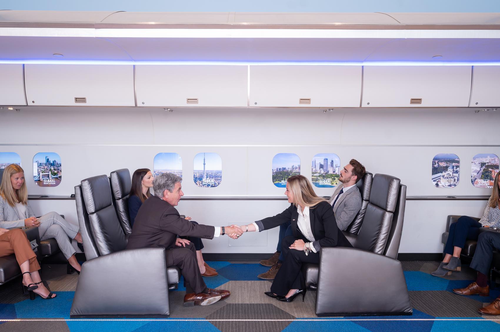 220427 Business 0239