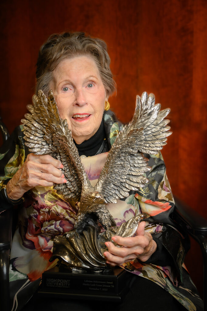Martha Johnson, Class of 1954, received HPU’s Lifetime Achievement Award.