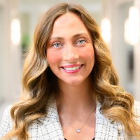 Lauryn Kahle headshot