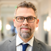 Robert Rego headshot