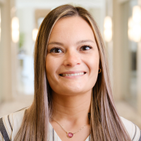 shannon gray headshot