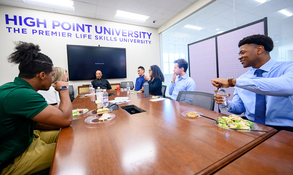 Pitts shared lunch with students on campus.
