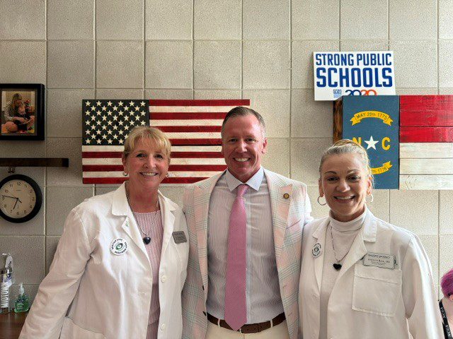 Dr. Catherine Heyman, founding dean of the HPU School of Optometry, and Dr. Annette Bade, associate dean of clinics, met with Sen. Michael Garrett and other North Carolina lawmakers on the North Carolina Optometric Society’s Optometry Legislative Day on May 19.
