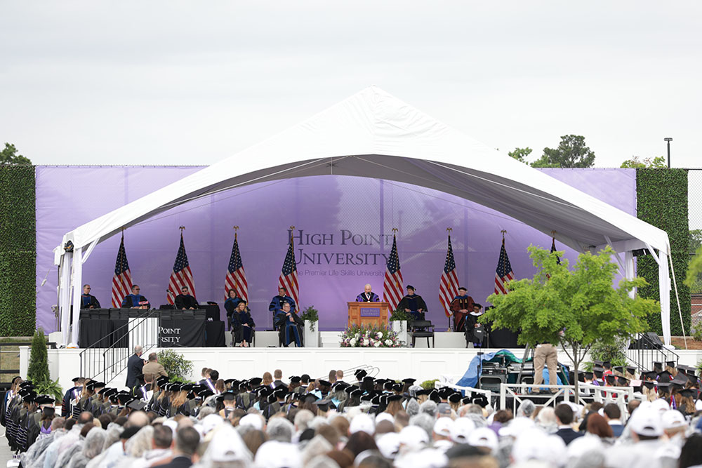 4 HPU Crowd Stage