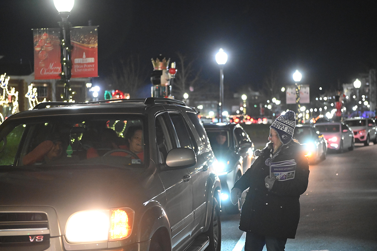 HPU Continues Thousands to the Annual Christmas Drive High