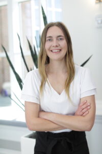 Lauren Dinka headshot