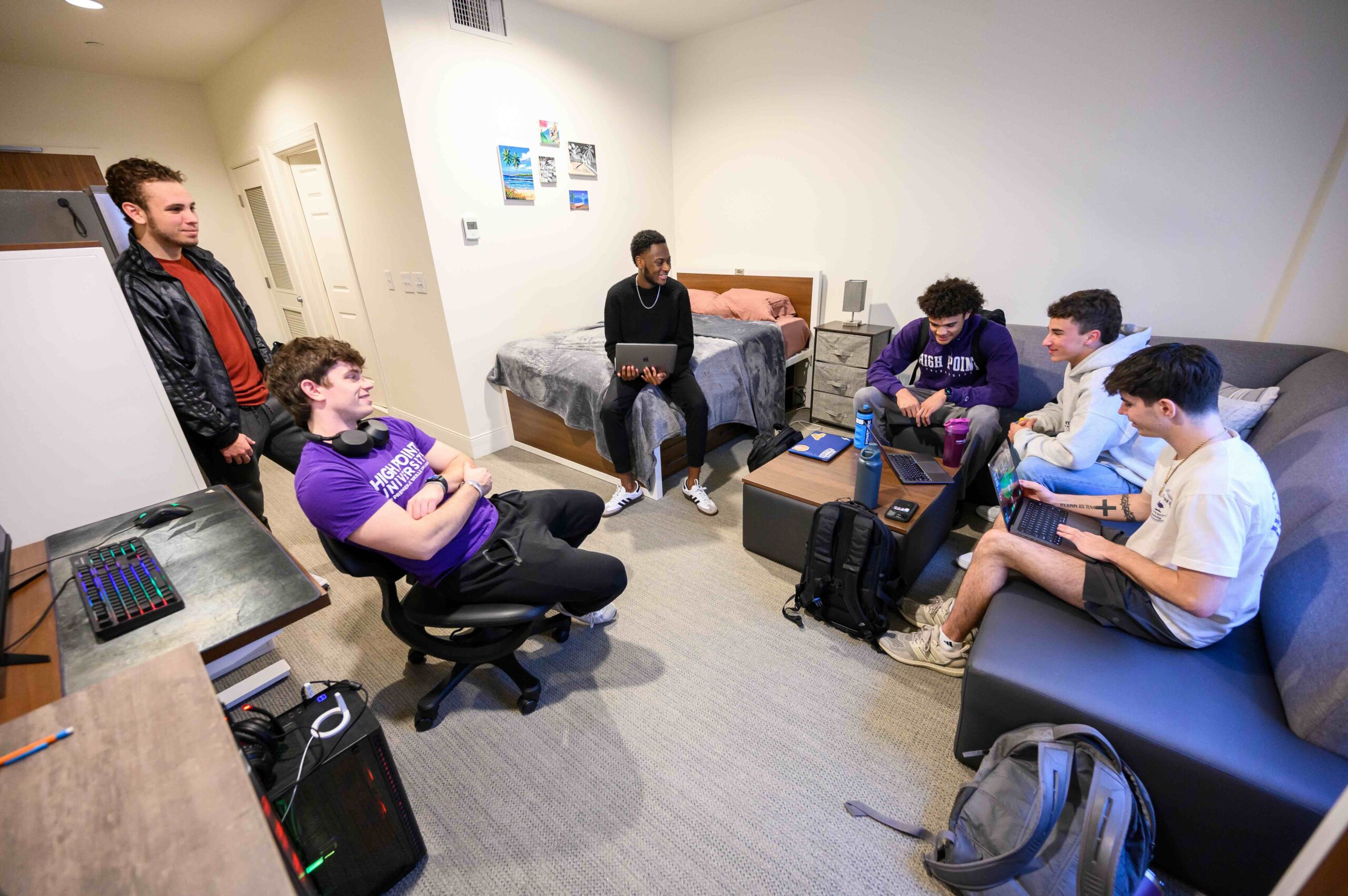 hpu male students in dorm