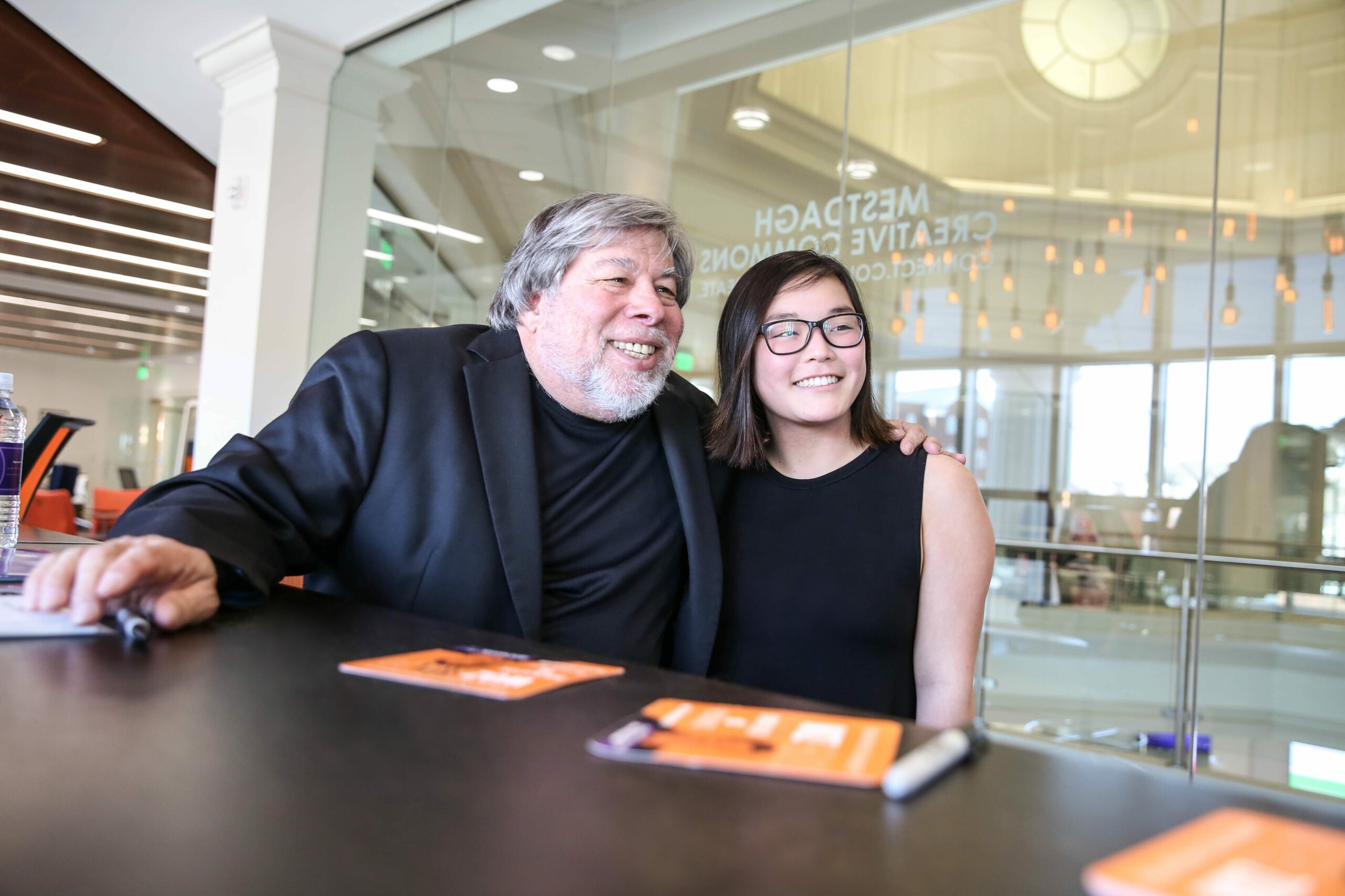 steve wozniak hpu innovator in residence with student
